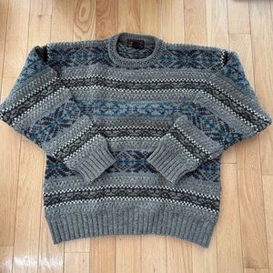 Eddie Bauer Men's Blue and Gray Crewneck Sweater